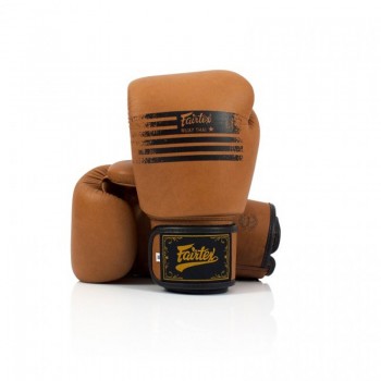 Fairtex (kick)boxing gloves...
